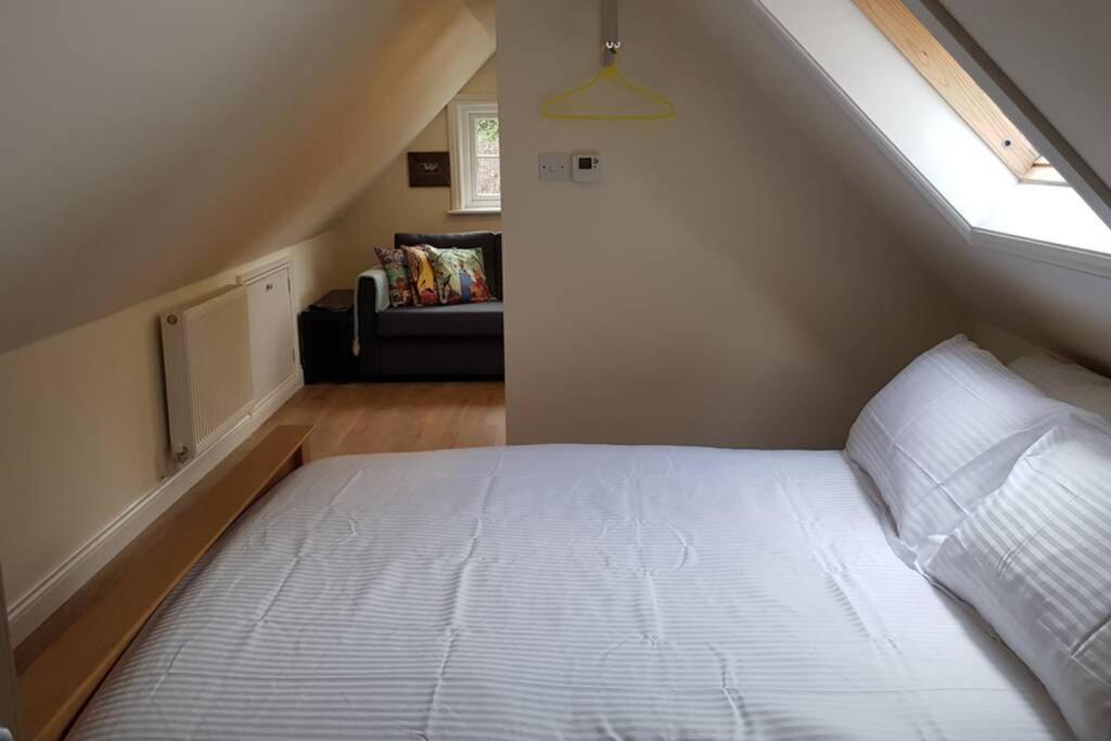 פורדינגברידג' Riverside Lodge Pied A Terre מראה חיצוני תמונה