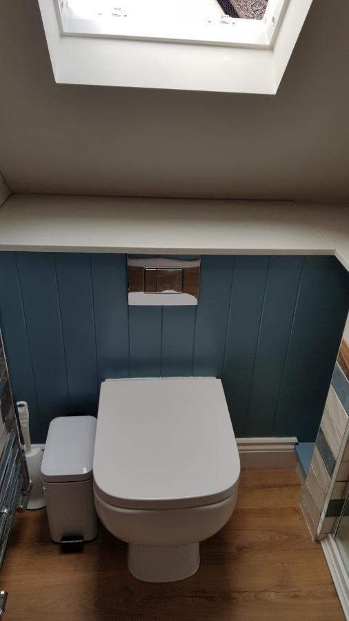 פורדינגברידג' Riverside Lodge Pied A Terre מראה חיצוני תמונה